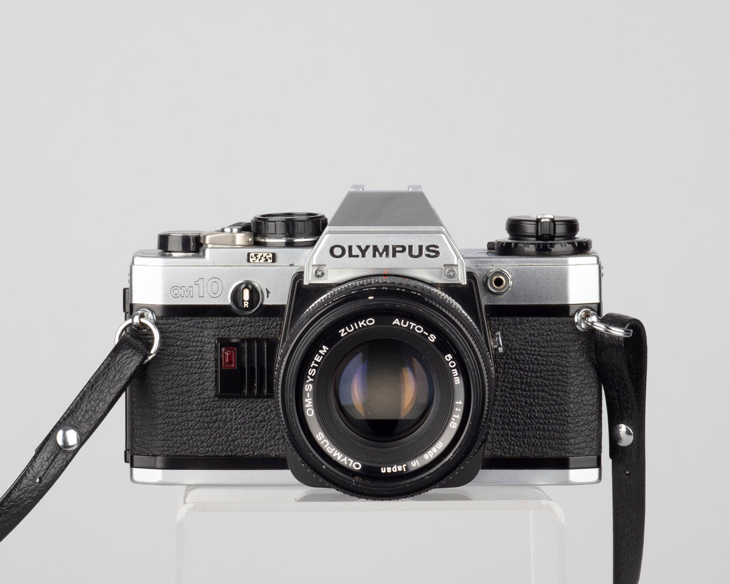 Reflex Olympus OM-10 35 mm avec objectif Zuiko 50 mm f1.8 (série 2623408)
