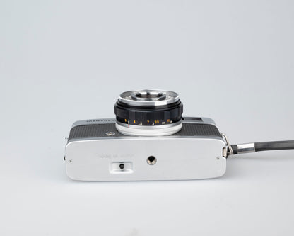 Olympus Trip 35 35mm camera (serial 1613265)