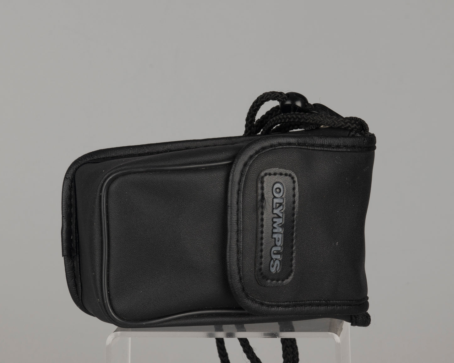 Olympus Infinity Accura Zoom 80 35mm camera with case and manual (serial 5410657)