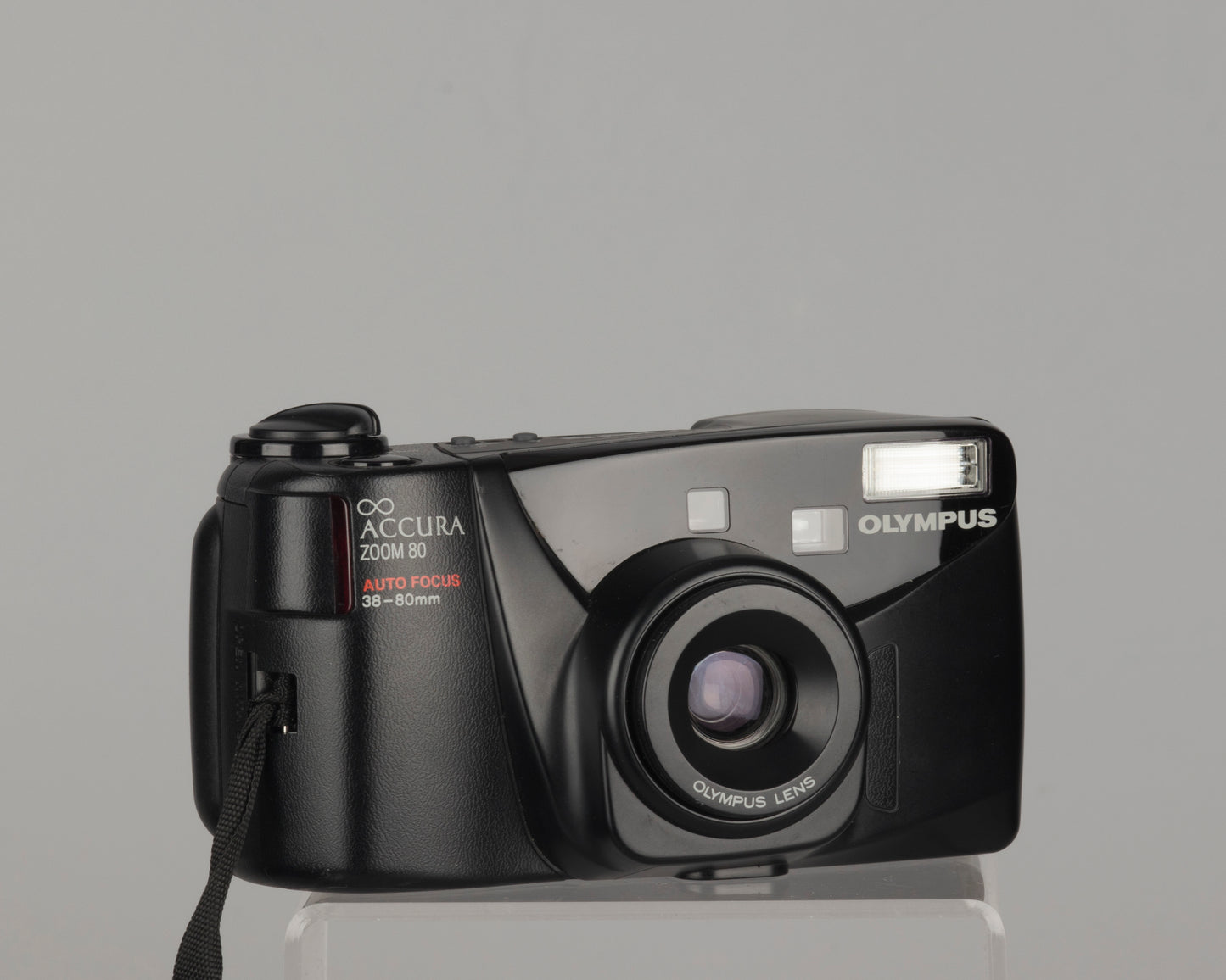 Olympus Infinity Accura Zoom 80 35mm camera with case and manual (serial 5410657)