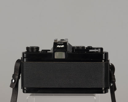 Reflex Olympus OM-1 35 mm avec objectif Zuiko 50 mm f1.8 et étui toujours prêt