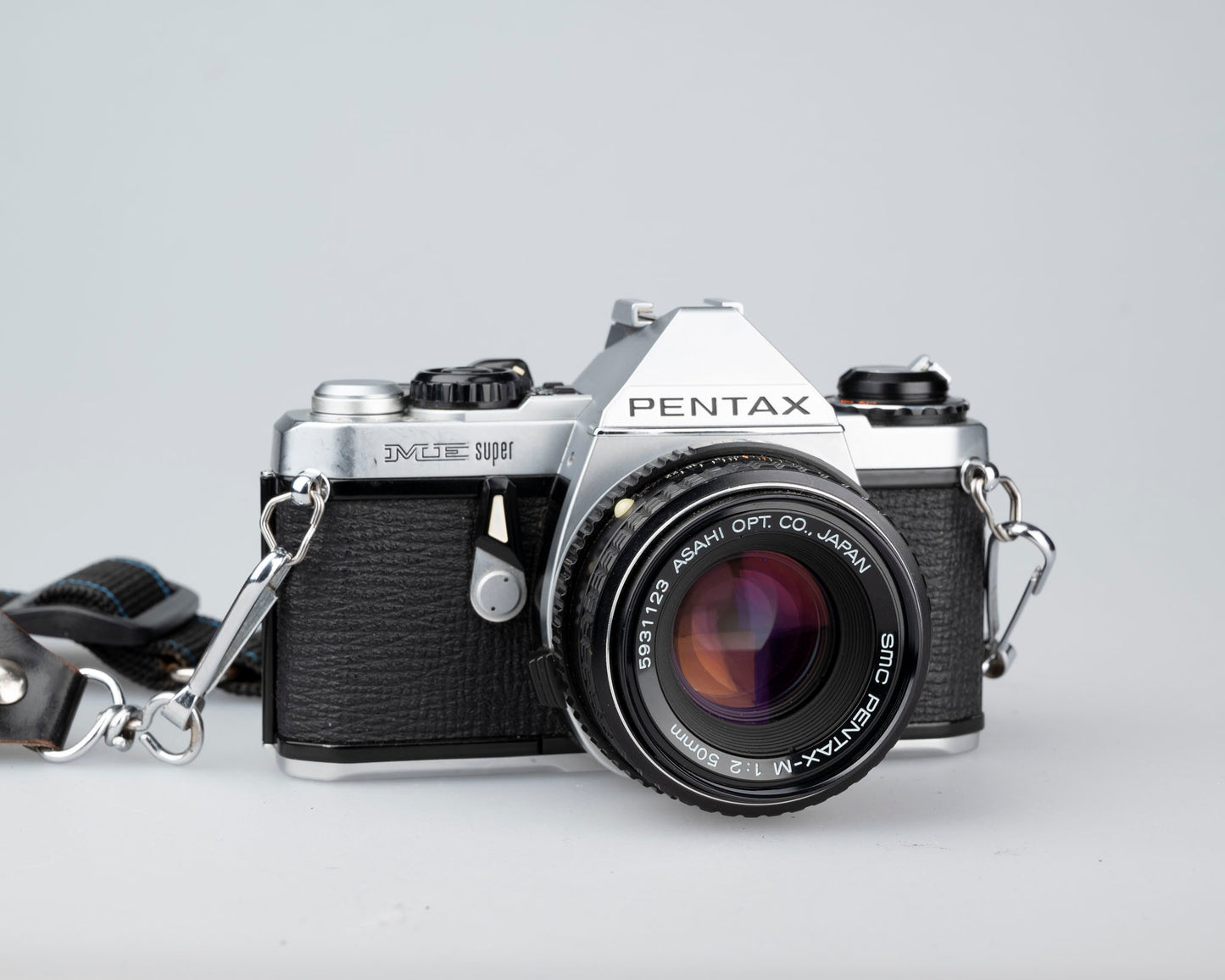 Pentax ME Super 35 mm SLR avec objectif SMC Pentax M 50 mm f2 avec manuel (série 3711601)