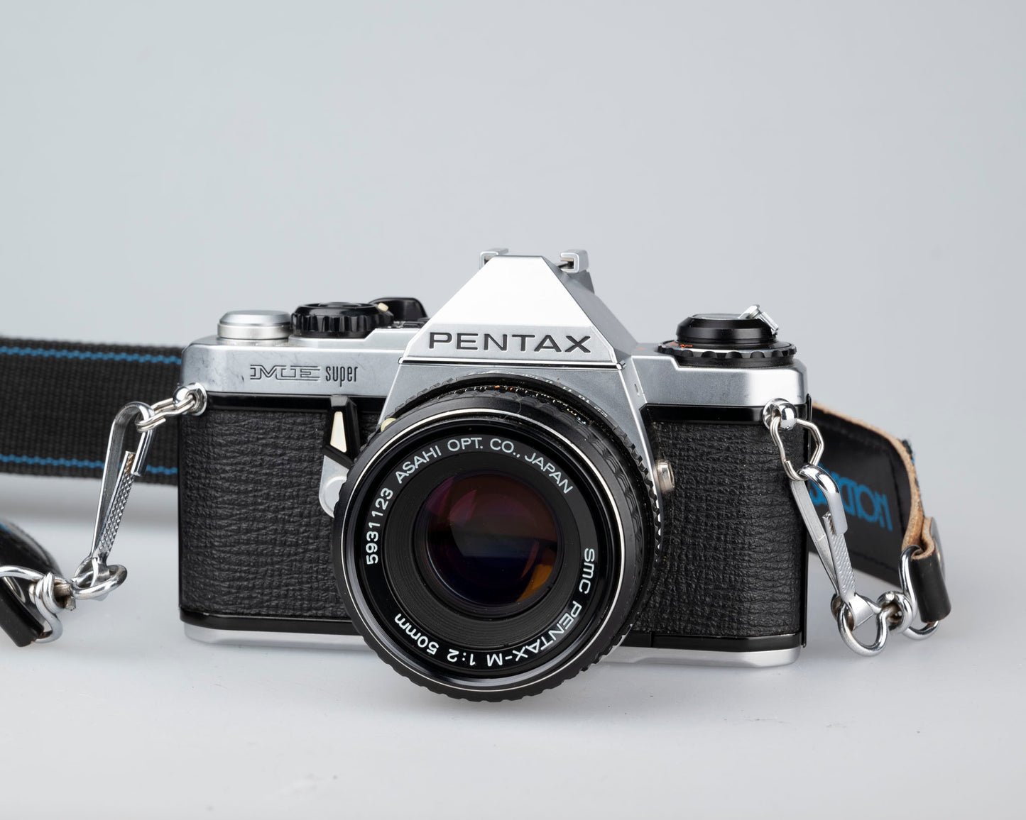 Pentax ME Super 35 mm SLR avec objectif SMC Pentax M 50 mm f2 avec manuel (série 3711601)