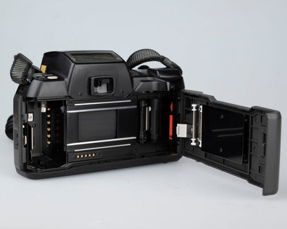 Pentax SF10 35mm SLR w/ SMC Pentax-F 35-70mmm 1:3.5-4.5 compact zoom lens