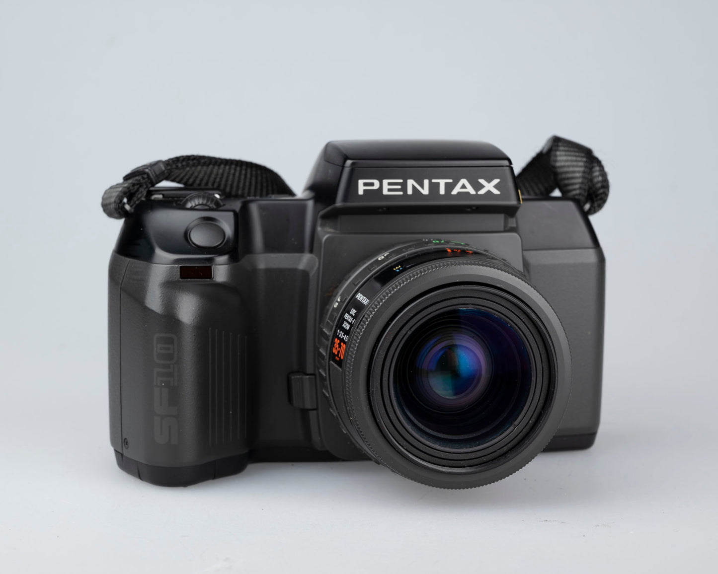 Pentax SF10 35mm SLR w/ SMC Pentax-F 35-70mmm 1:3.5-4.5 compact zoom lens