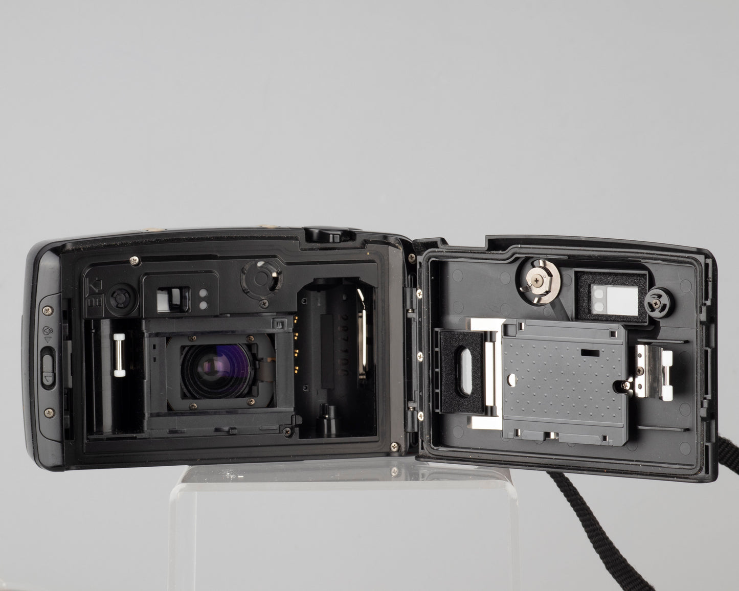 Pentax Espio 105WR 35mm camera w/ original box and manual (serial 1770523)