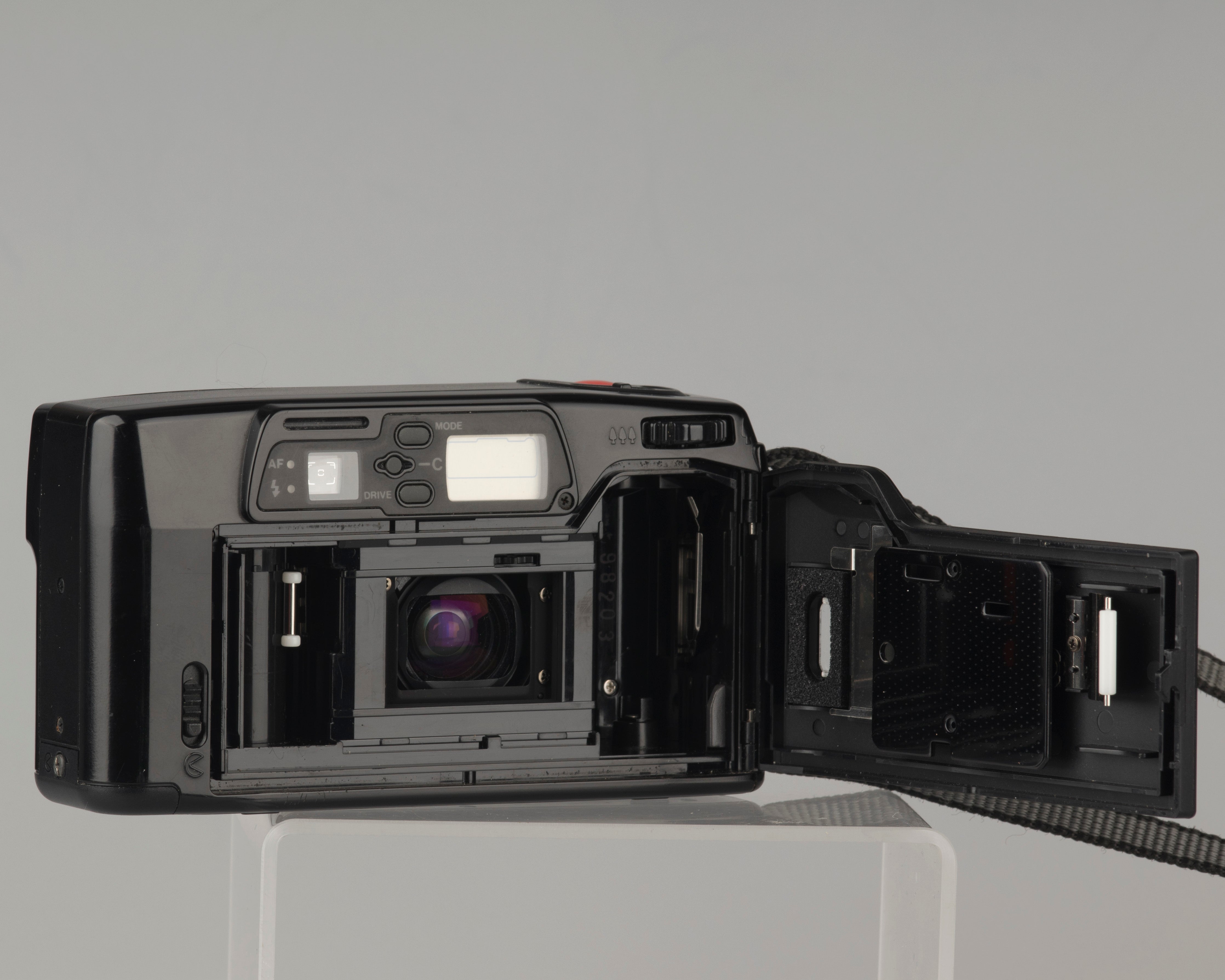 Pentax Zoom 70-X 35mm camera – New Wave Pool