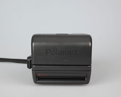 Polaroid OneStep Close-up 600 instant camera (serial F6M508VUVDDA)