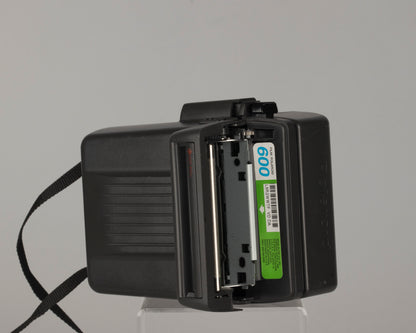 Polaroid OneStep Close-up 600 instant camera (serial L5R2WWTFVDDA)