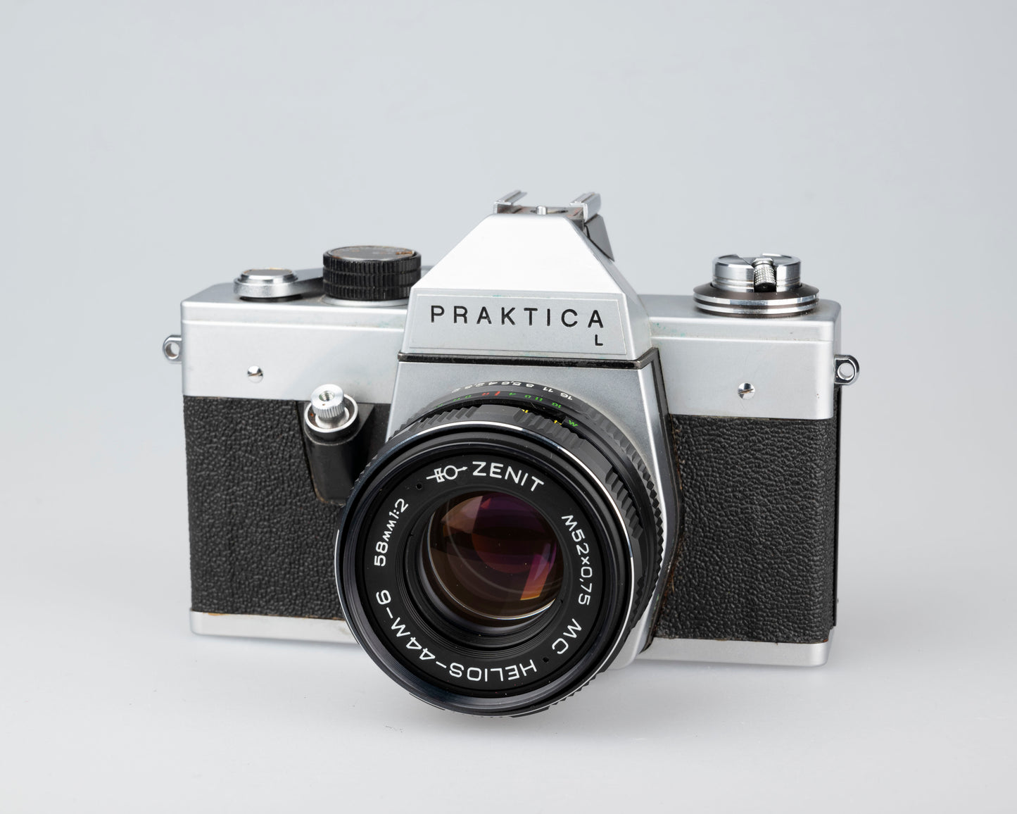 Appareil photo reflex Praktica L 35 mm avec objectif Helios-44M-6 58 mm f2