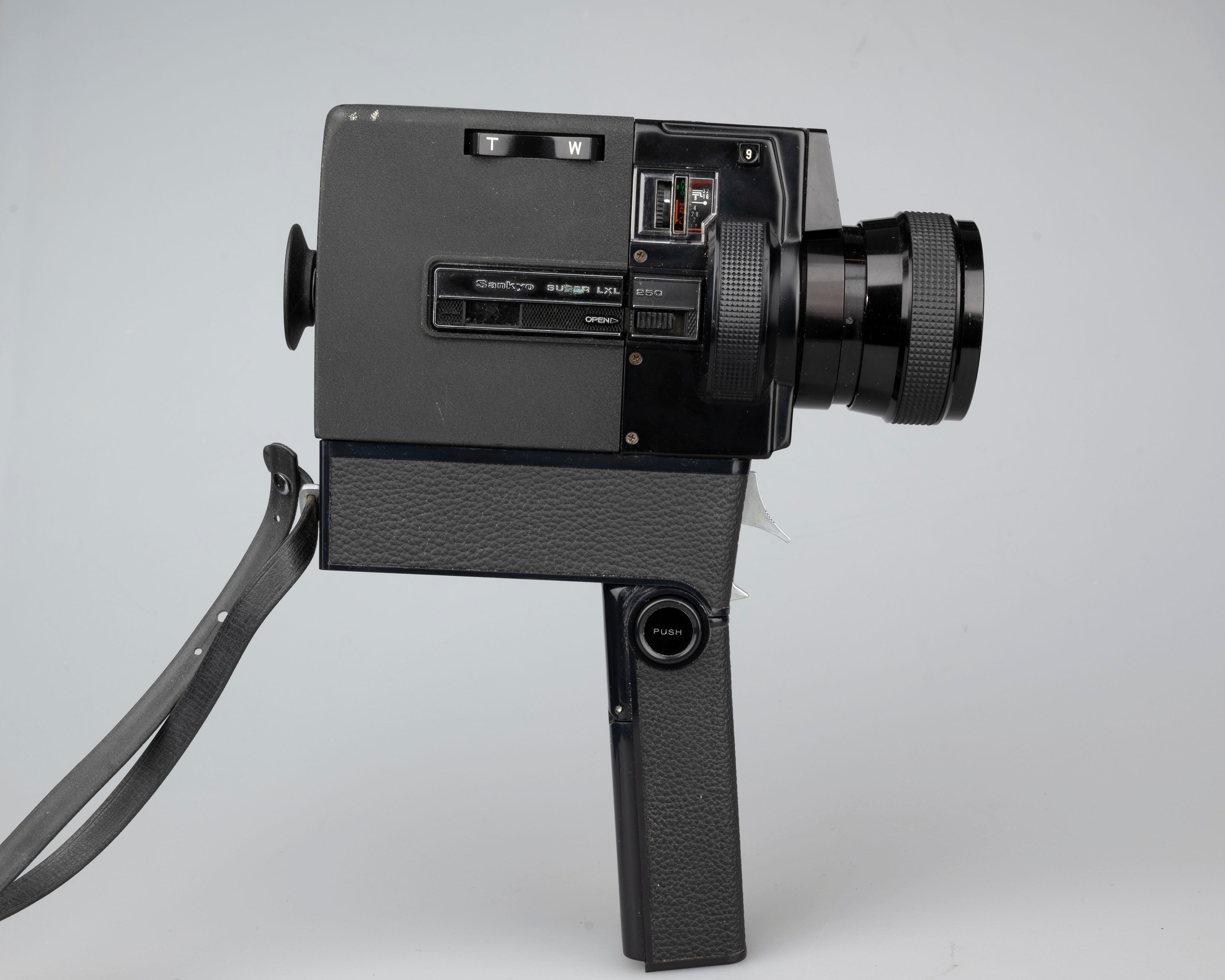 Sankyo Super LXL 250 Super 8 camera (serial 223500) – New Wave Pool