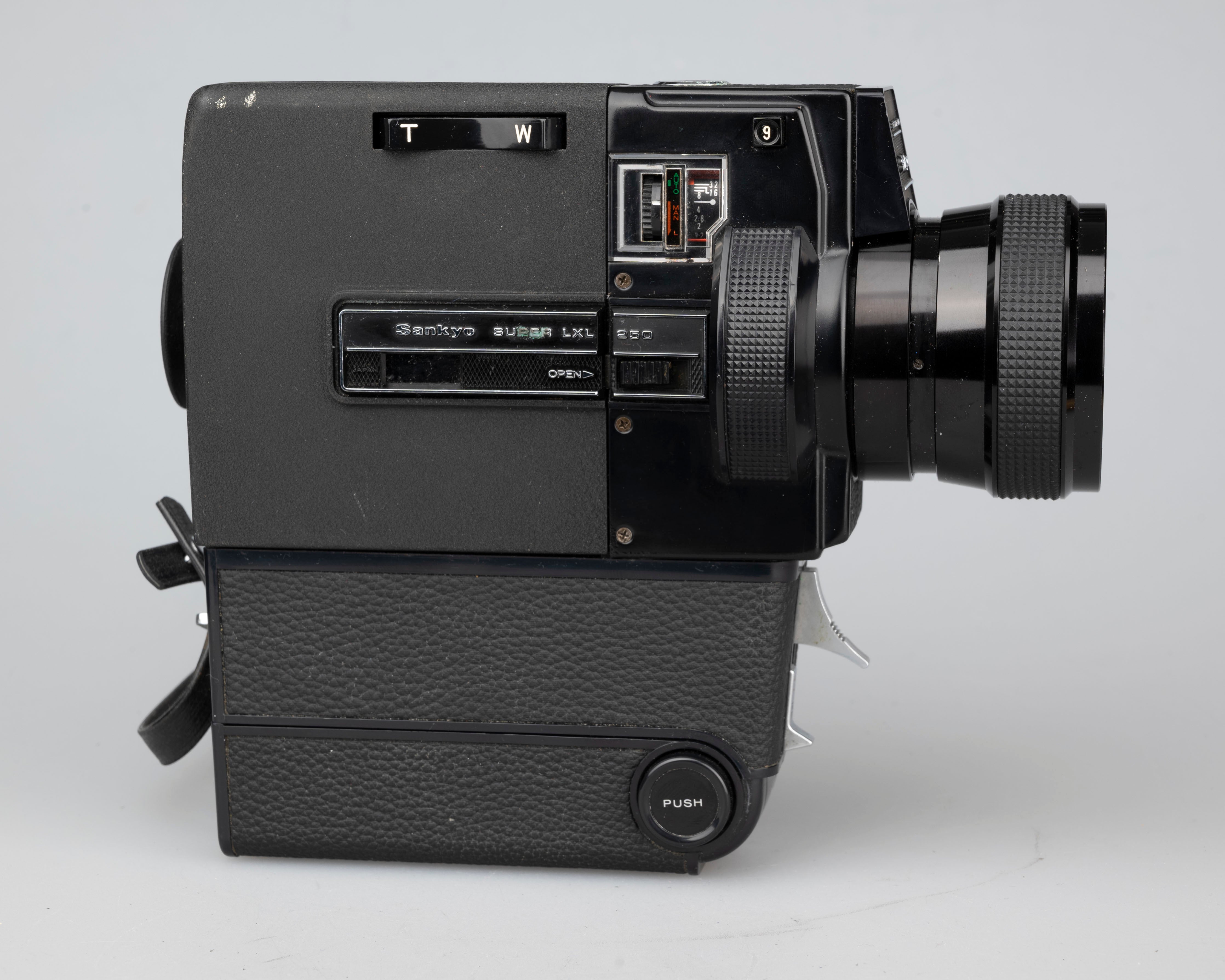 SankyoSuperLXL250Super8camera_