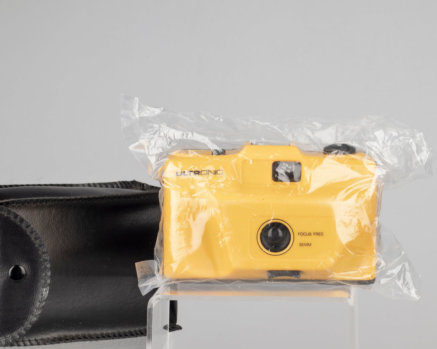 Ultronic focus free 35mm camera sealed new-old-stock w/case and manual