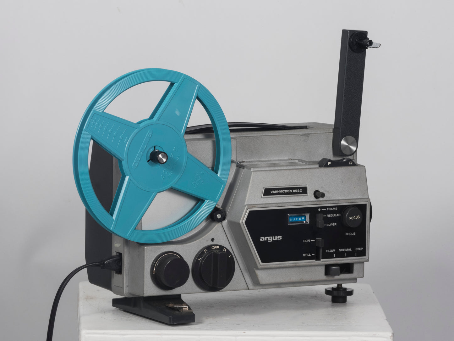 Projecteur Argus Vari-Motion 892Z 8mm et Super 8