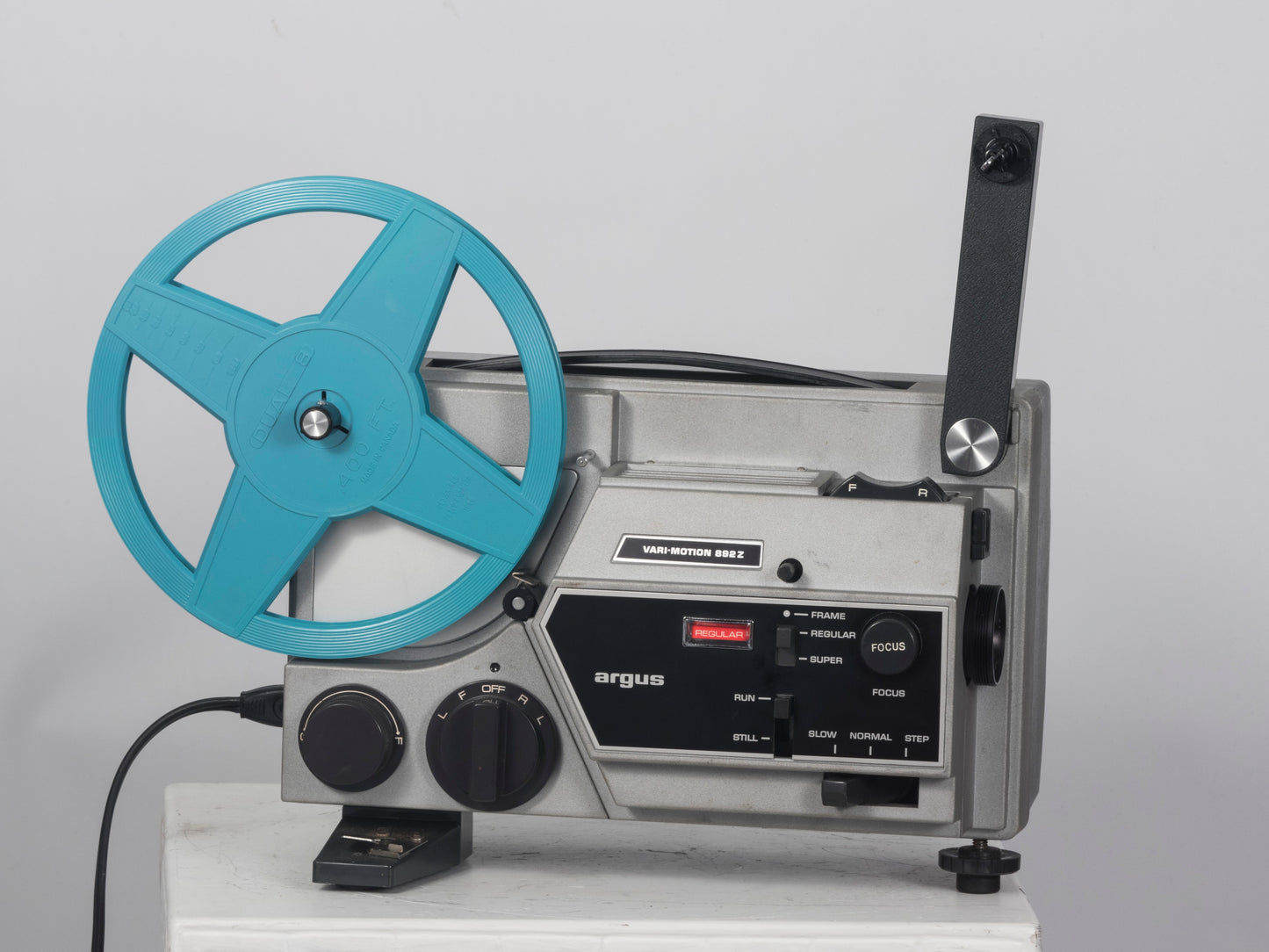 Projecteur Argus Vari-Motion 892Z 8mm et Super 8