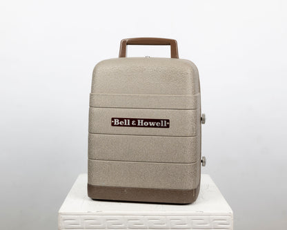 Projecteur de film Bell and Howell 253 RV Regular 8 (série F73714)
