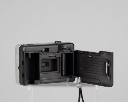 Bell and Howell 28mm Focus Free compact 35mm camera