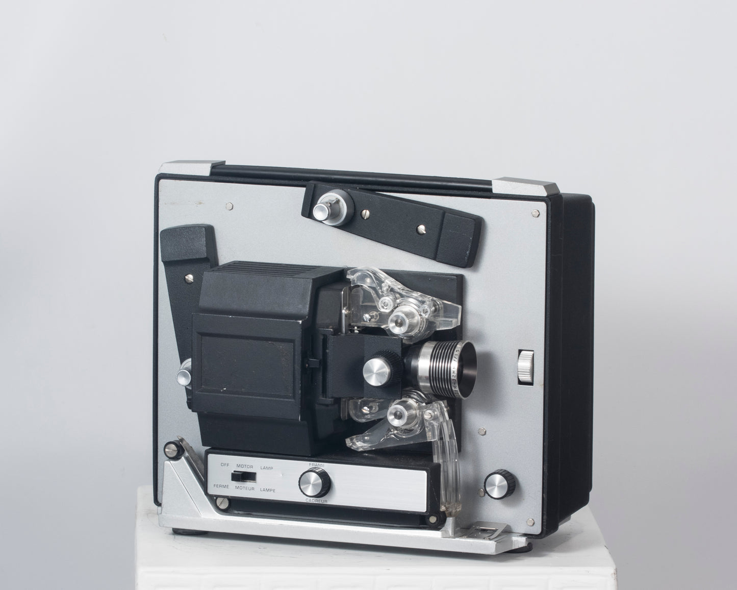 Projecteur de cinéma Bell et Howell 461 Super 8
