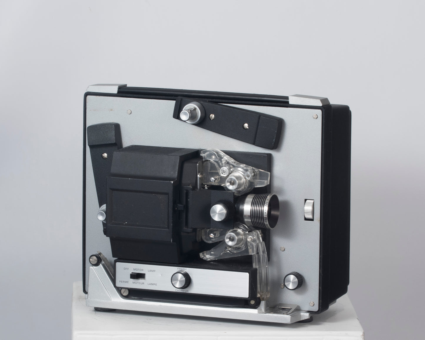 Projecteur de cinéma Bell et Howell 461 Super 8