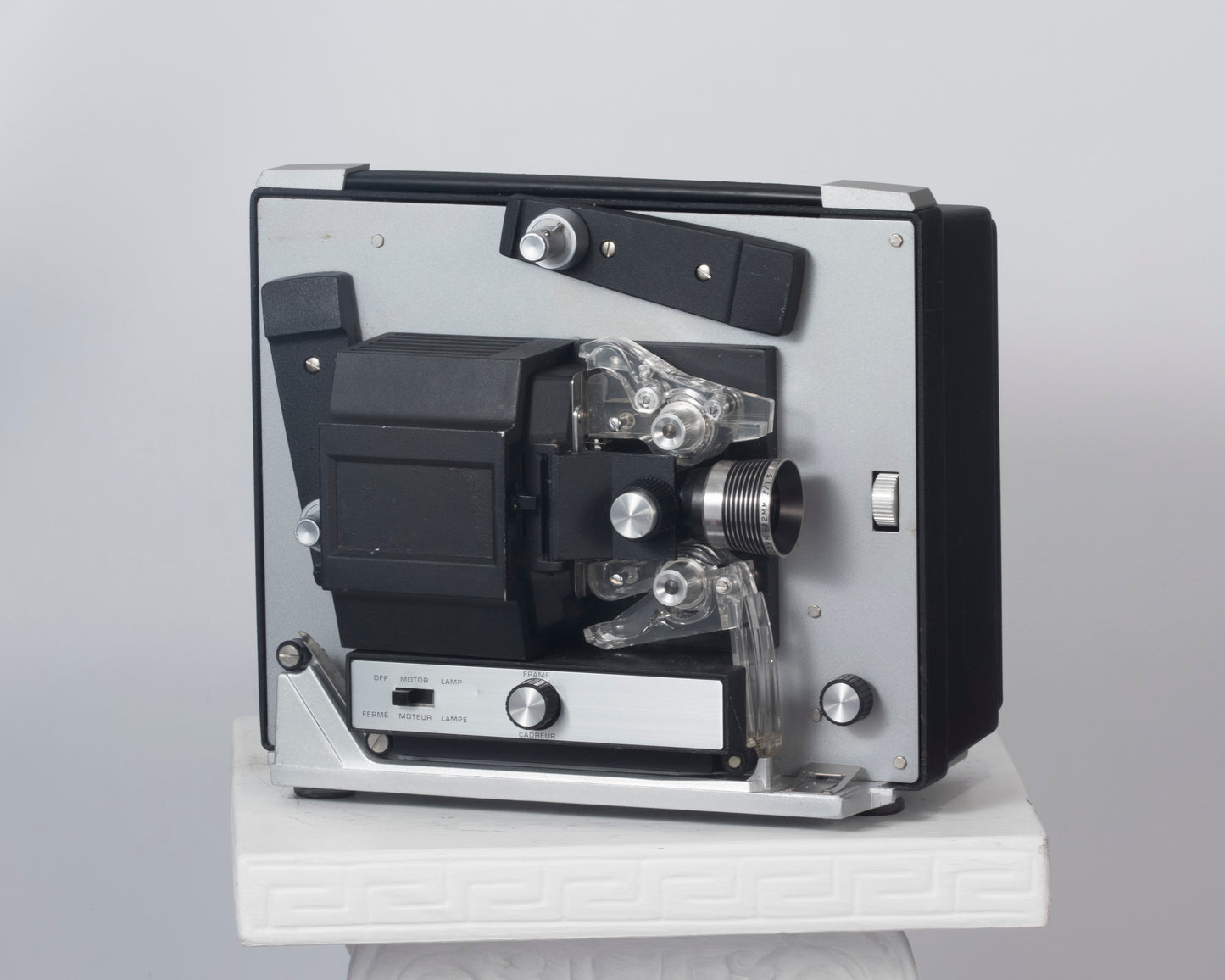 Projecteur de cinéma Bell et Howell 461 Super 8