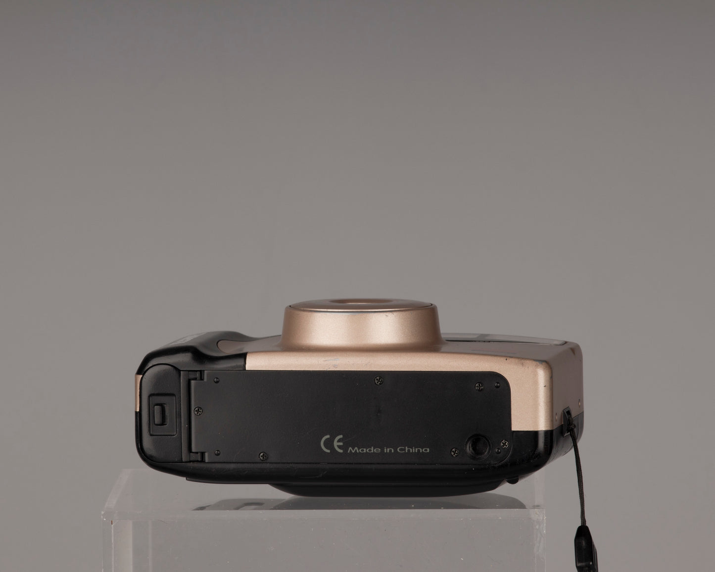 Appareil photo compact 35 mm à mise au point automatique Bell et Howell PZ1180D