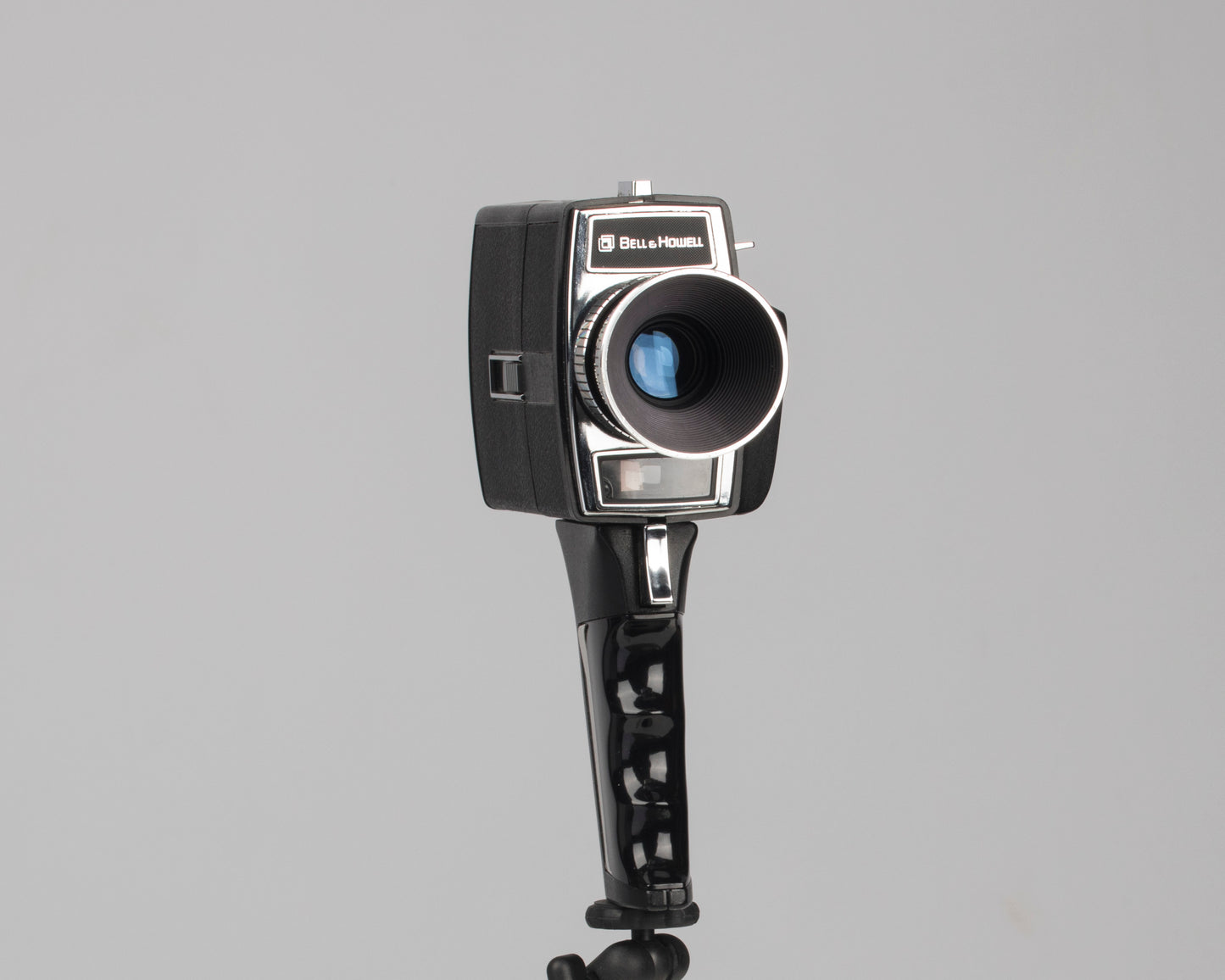 Caméra Bell et Howell 1206 Director Series Super 8