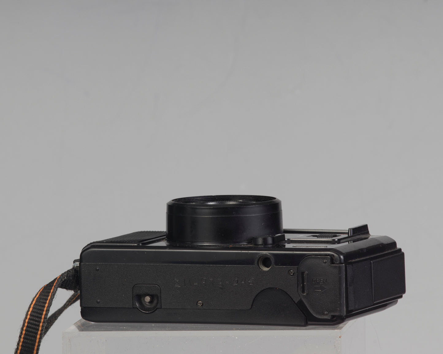 Canon AF35M (alias Sure Shot ou Autoboy) Film 35 mm point-and-shoot avec étui