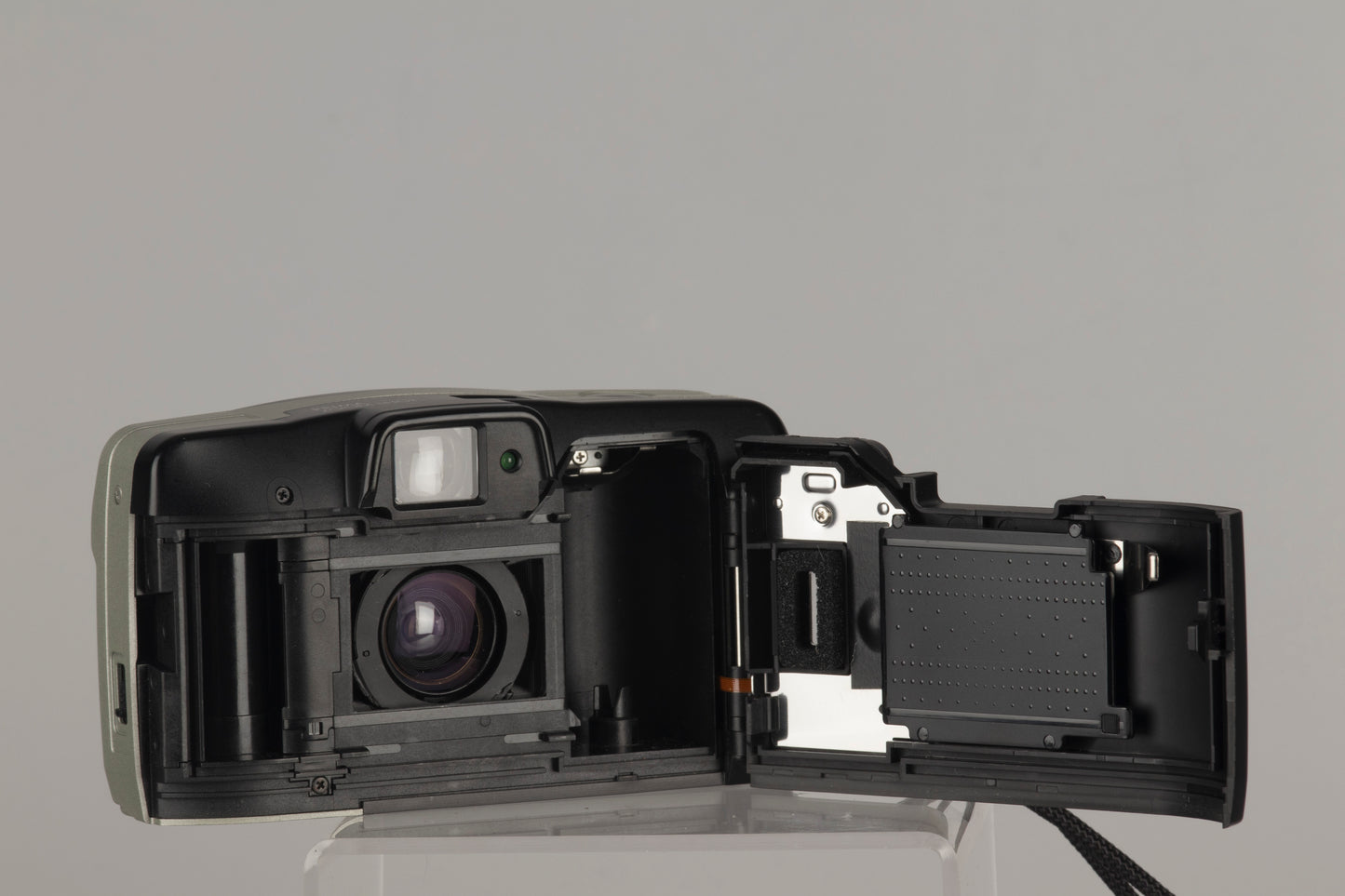 Canon Prima Zoom Shot 35mm film camera with case