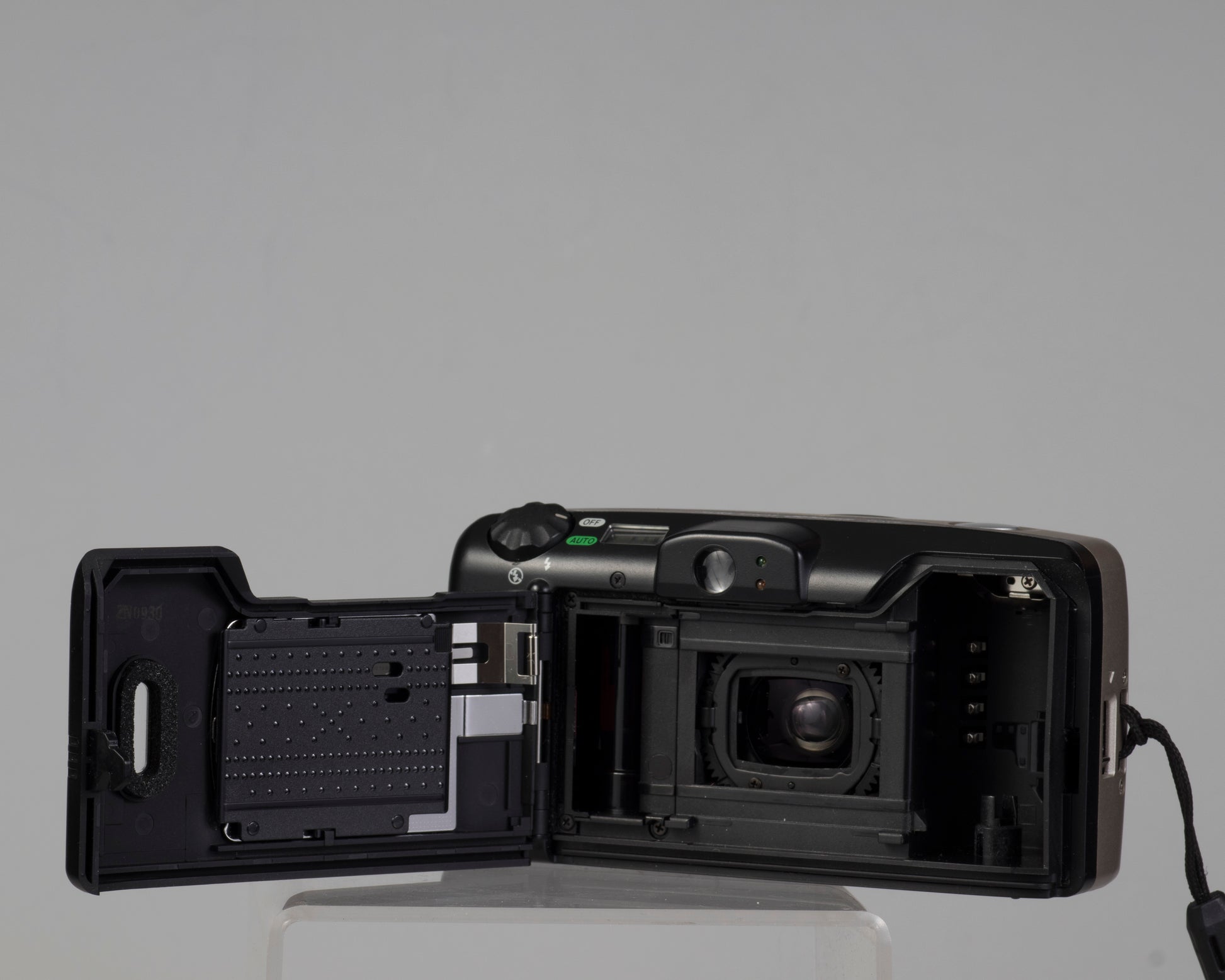 The Canon Sure Shot 85 Zoom Date back open
