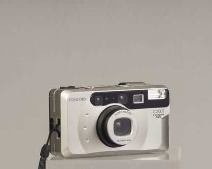 The Concord C2001 (aka Polaroid C2001) is a 35mm film point-and-shoot feturing a 35-70mm zoom lens with macro focusing