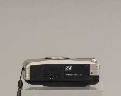 The Concord C2001 (aka Polaroid C2001) is a 35mm film point-and-shoot feturing a 35-70mm zoom lens with macro focusing