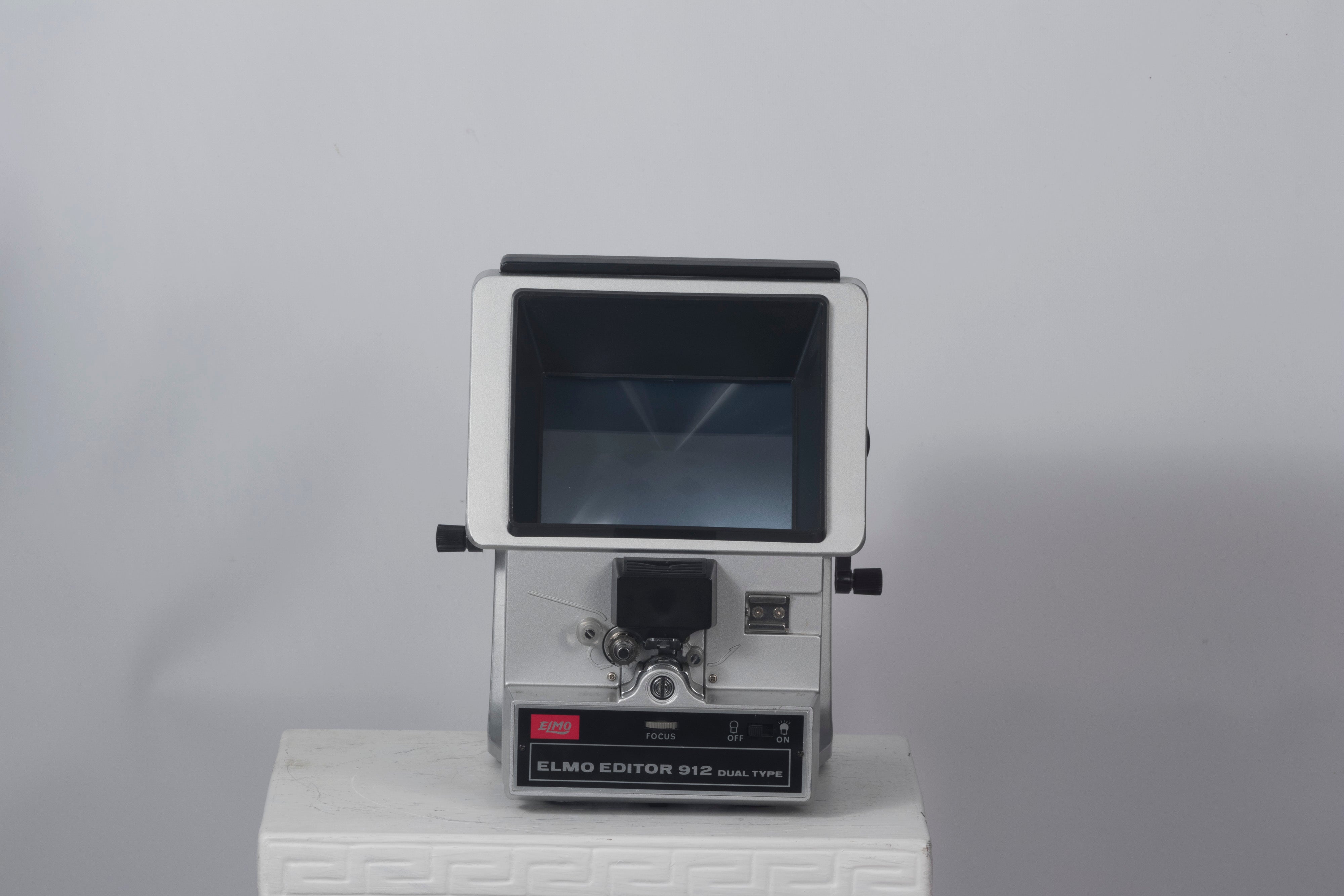 Elmo Editor 912 Dual Type Super 8 and 8mm viewer/editor – New Wave