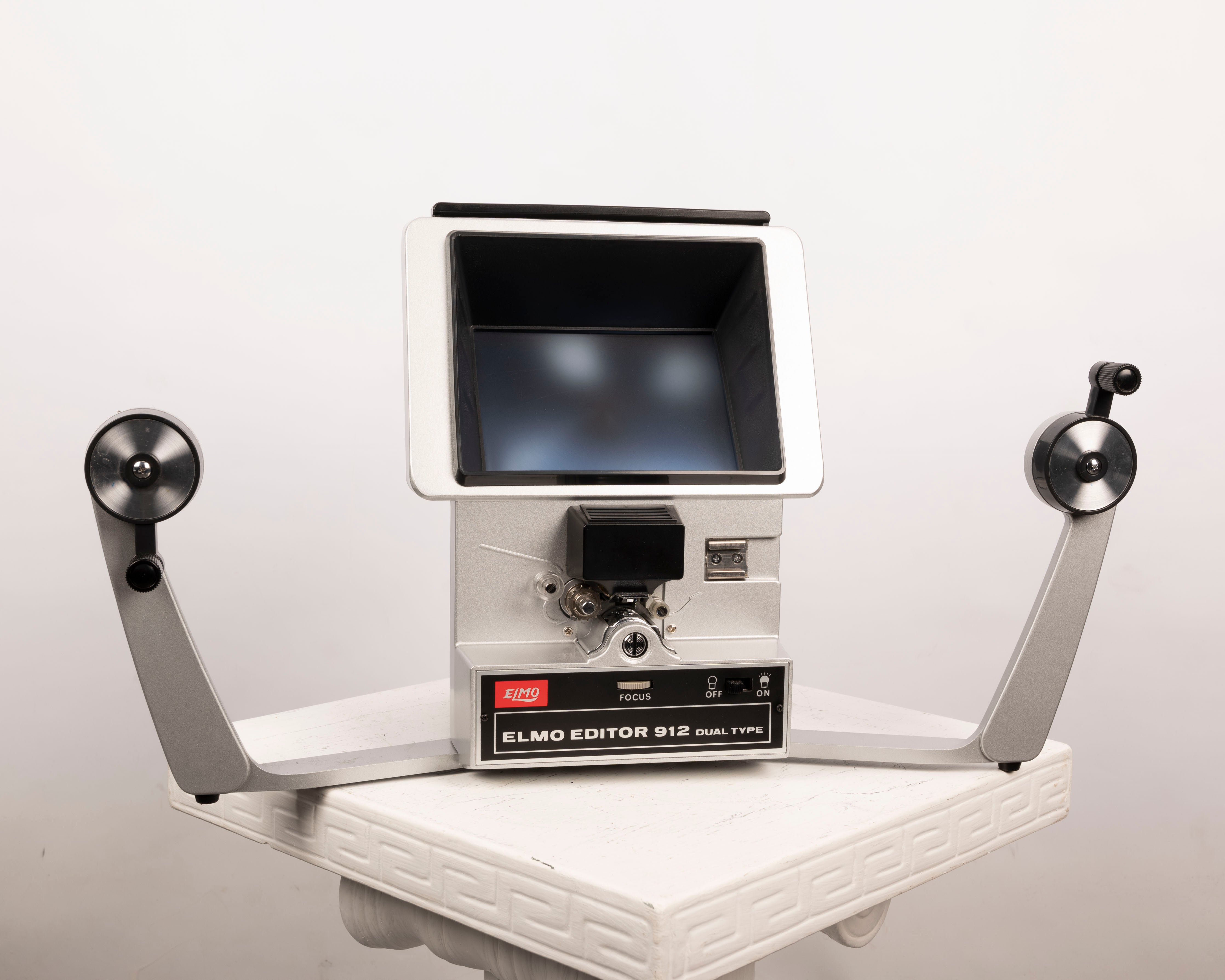 Elmo Editor 912 Dual Type Super 8 and 8mm viewer/editor (serial