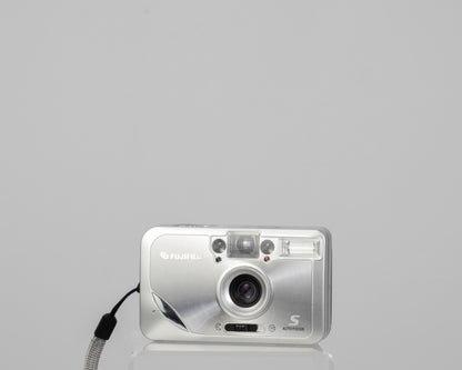 The Fujifilm Clear Shot S Autofocus ultracompact 35mm film camera
