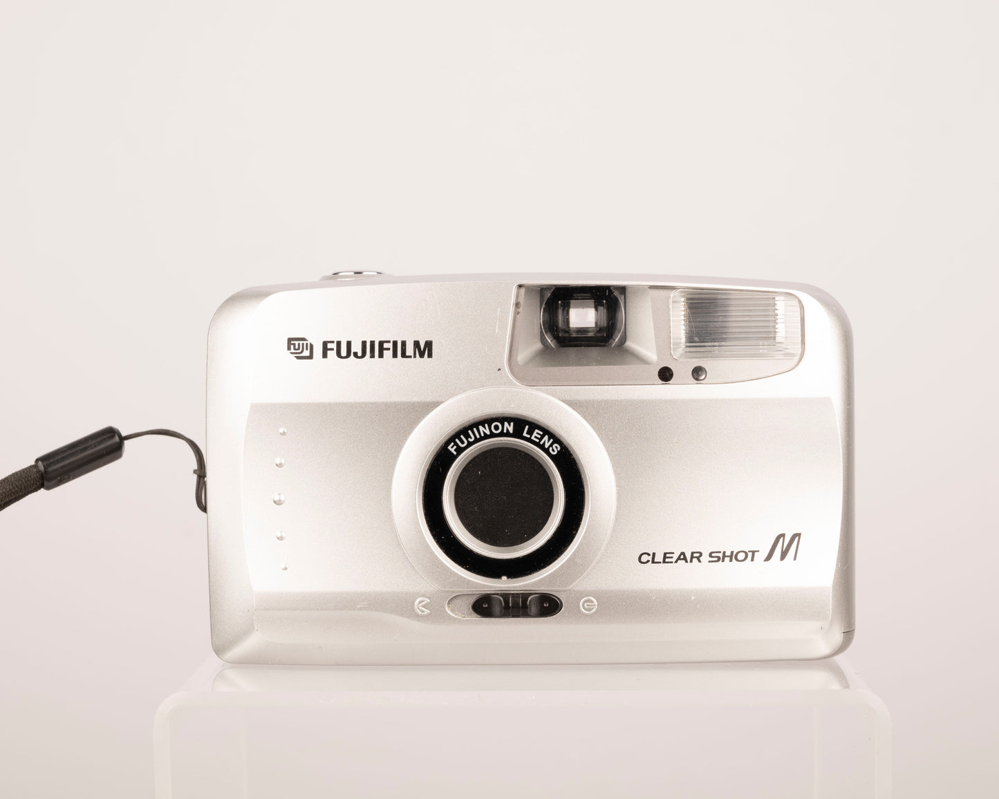 Appareil photo Fujifilm Clear Shot M 35 mm avec étui (série 4156358)