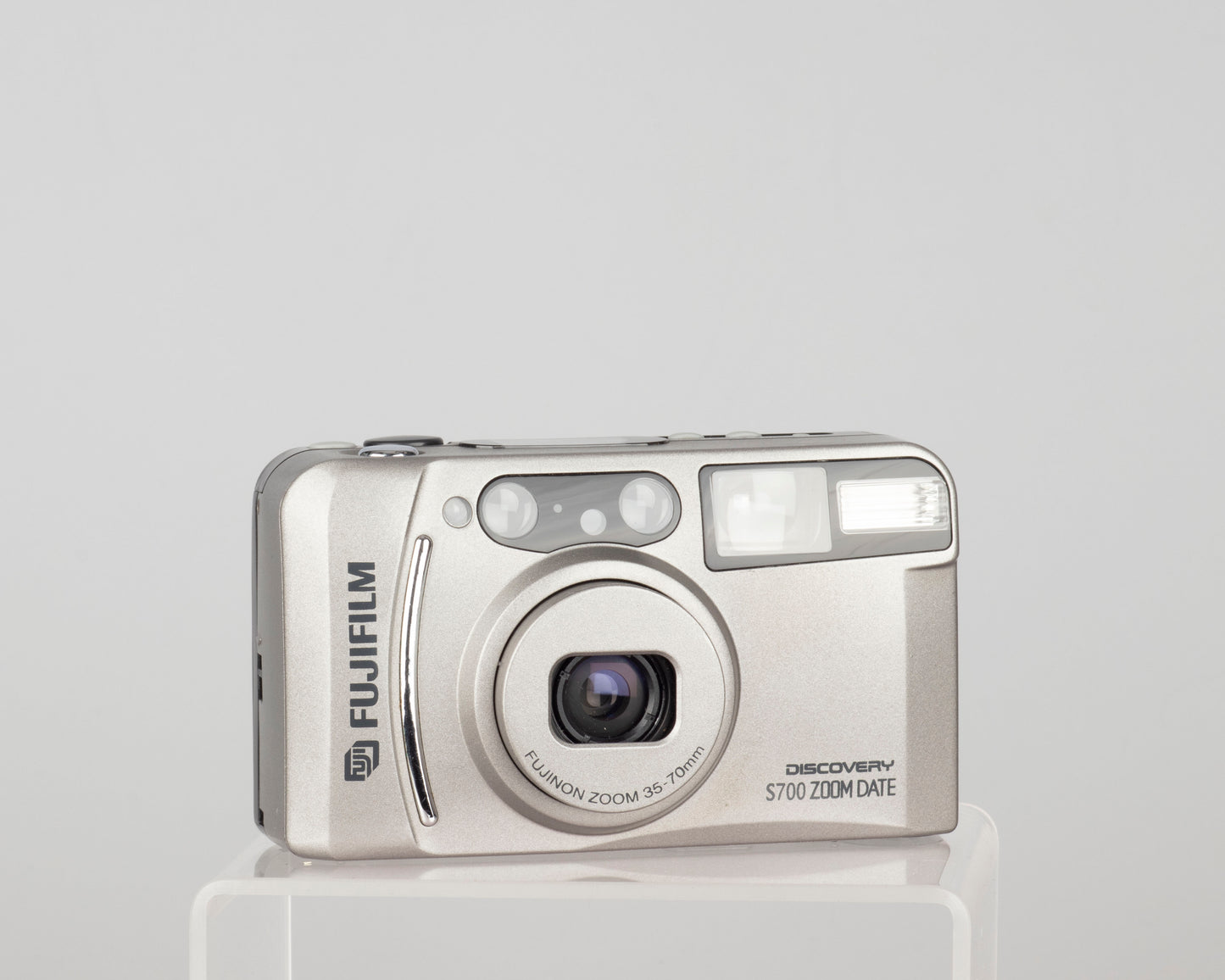 Fujifilm Discovery 700S Zoom Date 35mm camera (serial 4797578)
