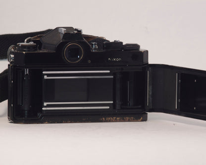 Reflex Nikkormat FT3 35 mm + objectif Nikon 50 mm f2