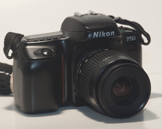 Reflex Nikon F50 35 mm
