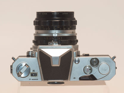 Reflex Nikon Nikkormat FTn 35 mm + objectif f2 50 mm