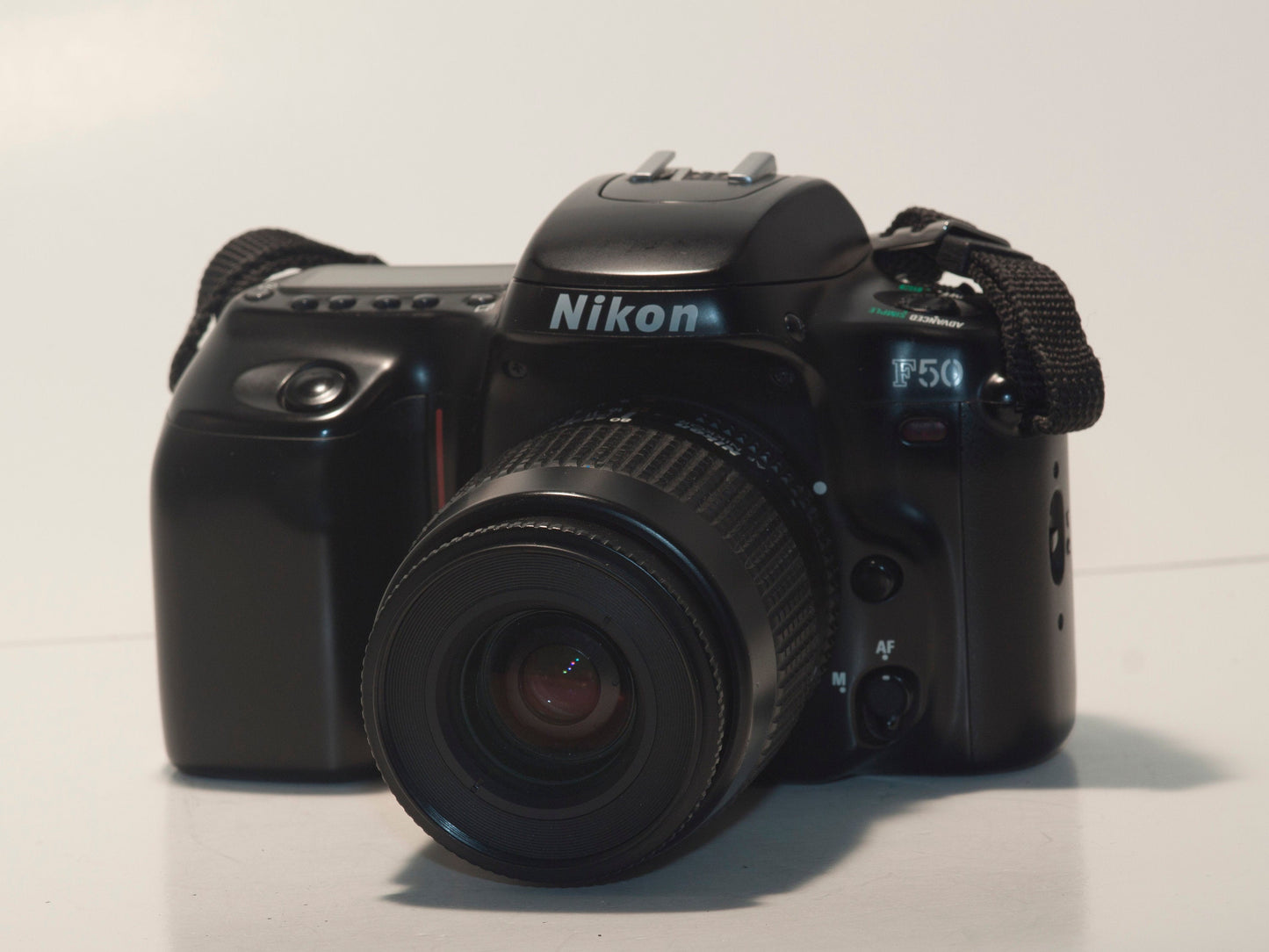Reflex Nikon F50 35 mm