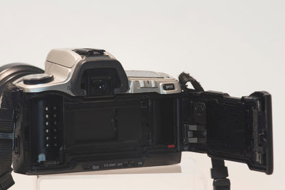 Minolta Maxxum XTsi 35mm film SLR