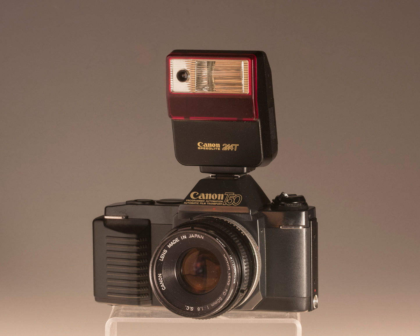 Appareil photo Canon T50 + flash Speedlite