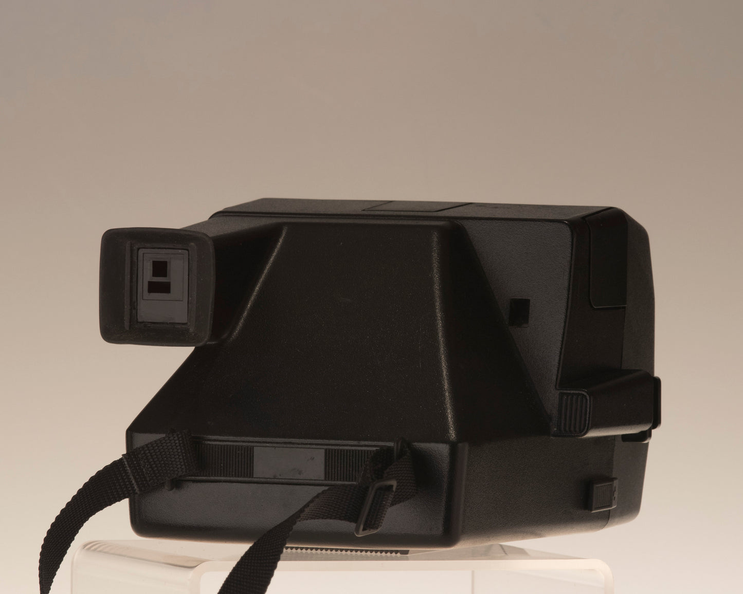 Polaroid Sun 600 LMS instant film camera