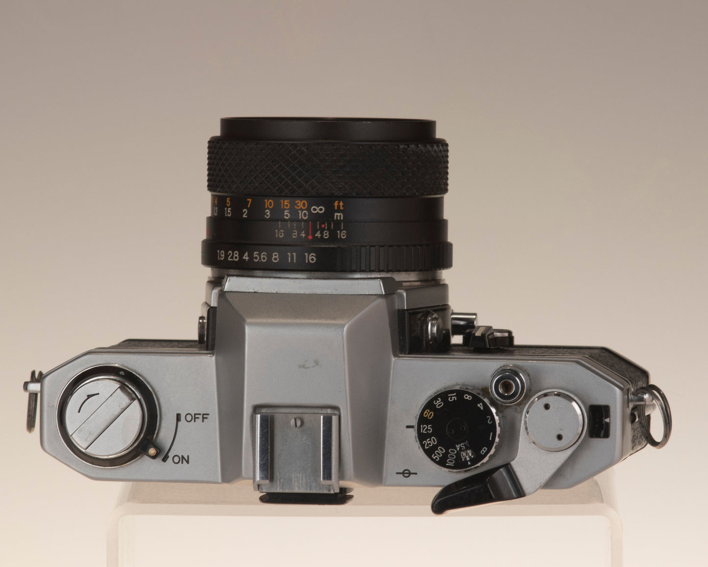 Yashica FX-2 Reflex 35 mm + objectif 50 mm f1.9