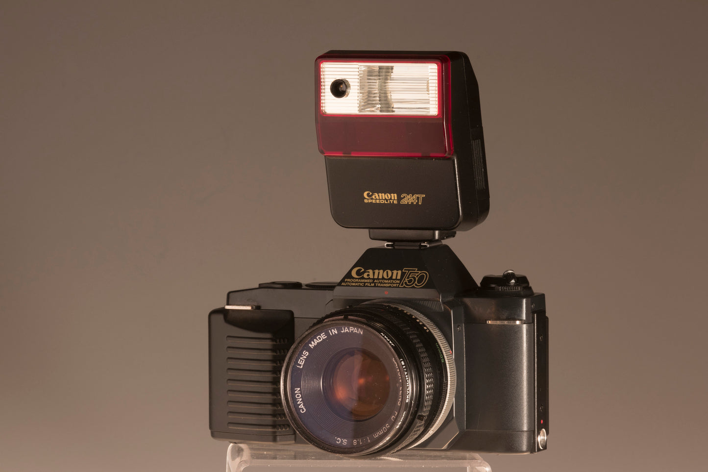 Appareil photo Canon T50 + flash Speedlite