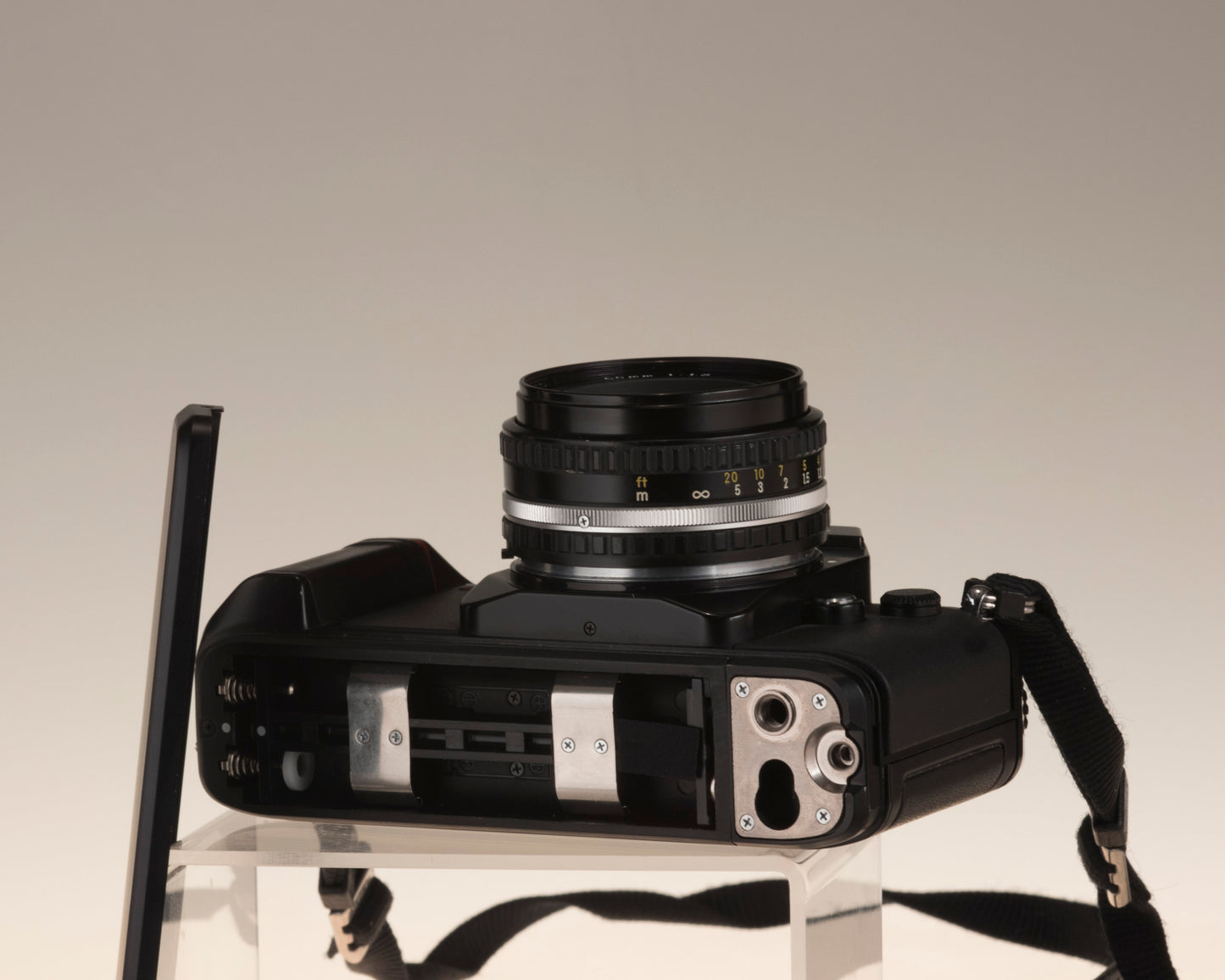 Nikon N2000 35mm film SLR + 50mm f1.8 lens