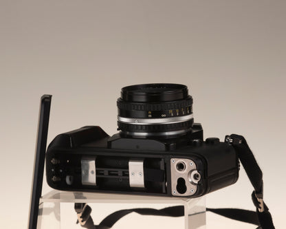 Nikon N2000 35mm film SLR + 50mm f1.8 lens