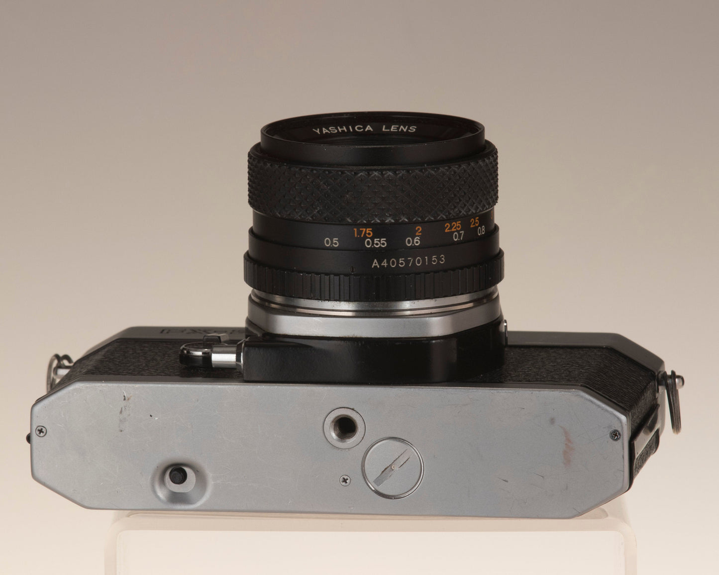 Yashica FX-2 Reflex 35 mm + objectif 50 mm f1.9