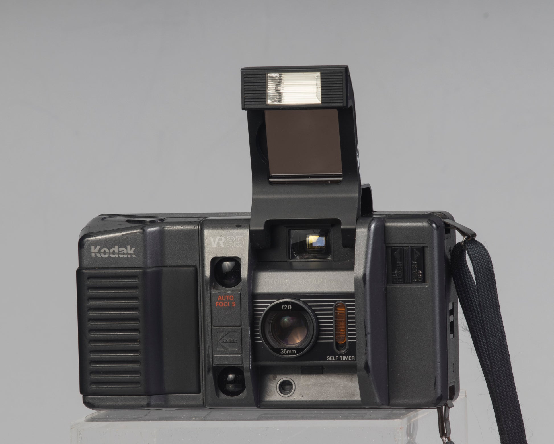The Kodak VR35 K14 is a quality autofocus 35mm point-and-shoot that was made by designed and manufactured by the Japanese company Chinon 