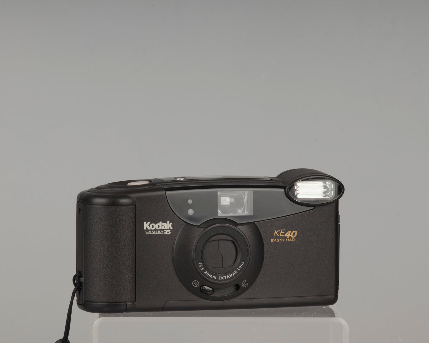 Kodak KE40 Easyload 35mm camera with case